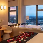 Апартаменти Sky Tower Вроцлав